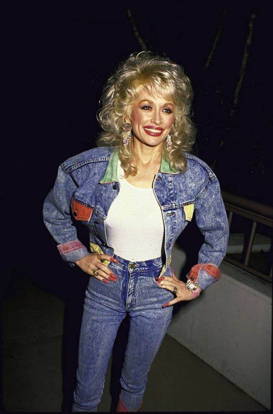 Unveiling the Sensational Dolly Parton Controversy Gripping the Internet: Her Remarkable Response!