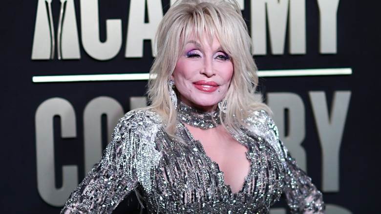 Read more in the comments Dolly Parton Had Basically No Filter At The 2023 ACM Awards