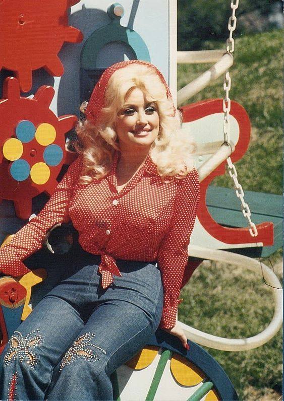 From Stardom to Simplicity: Inside Dolly Parton’s Quiet Life Away from the Spotlight