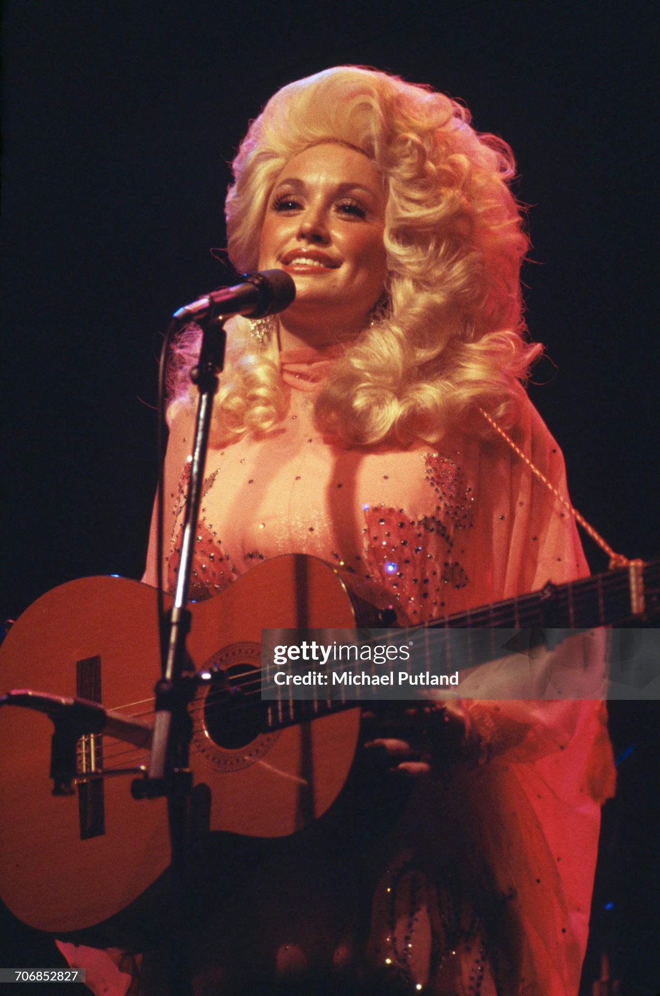 Unlocking Dolly Parton’s Musical Archives: Surprising Tracks She Stealthily Contributed To!