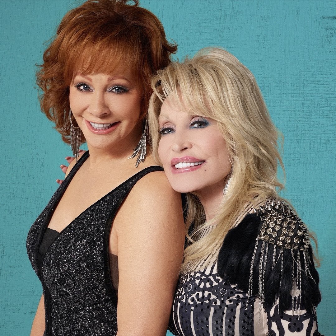 From Nashville to Hollywood: The Intriguing Similarities in Dolly Parton and Reba McEntire’s Personality